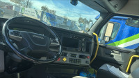 2019 Cascadia Day Cab Interior