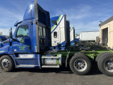 2019 Cascadia day Cab side